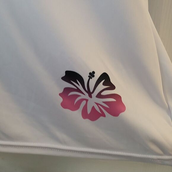 Tunaskin Island Jane Key West white hibiscus short sleeve top   Sz XL NWOT - Picture 2 of 4